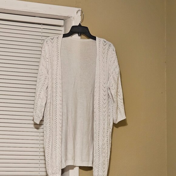 Women's sweaters, tops and dresses - Picture 1 of 10